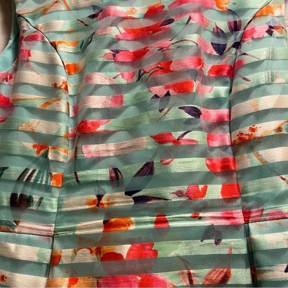 Sandra Darren Sleeveless Shift Dress - Picture 2 of 6